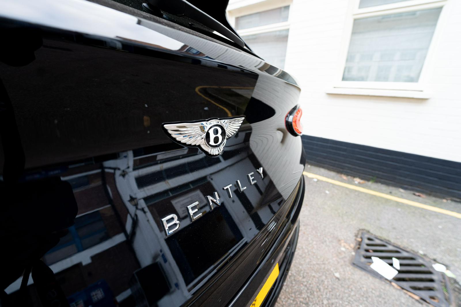 Bentley Bentayga interior 1