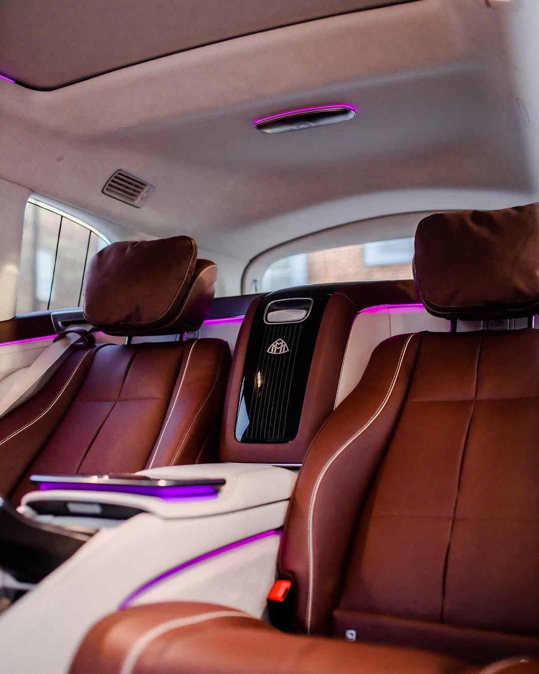 Mercedes-Benz S-Class interior view 1