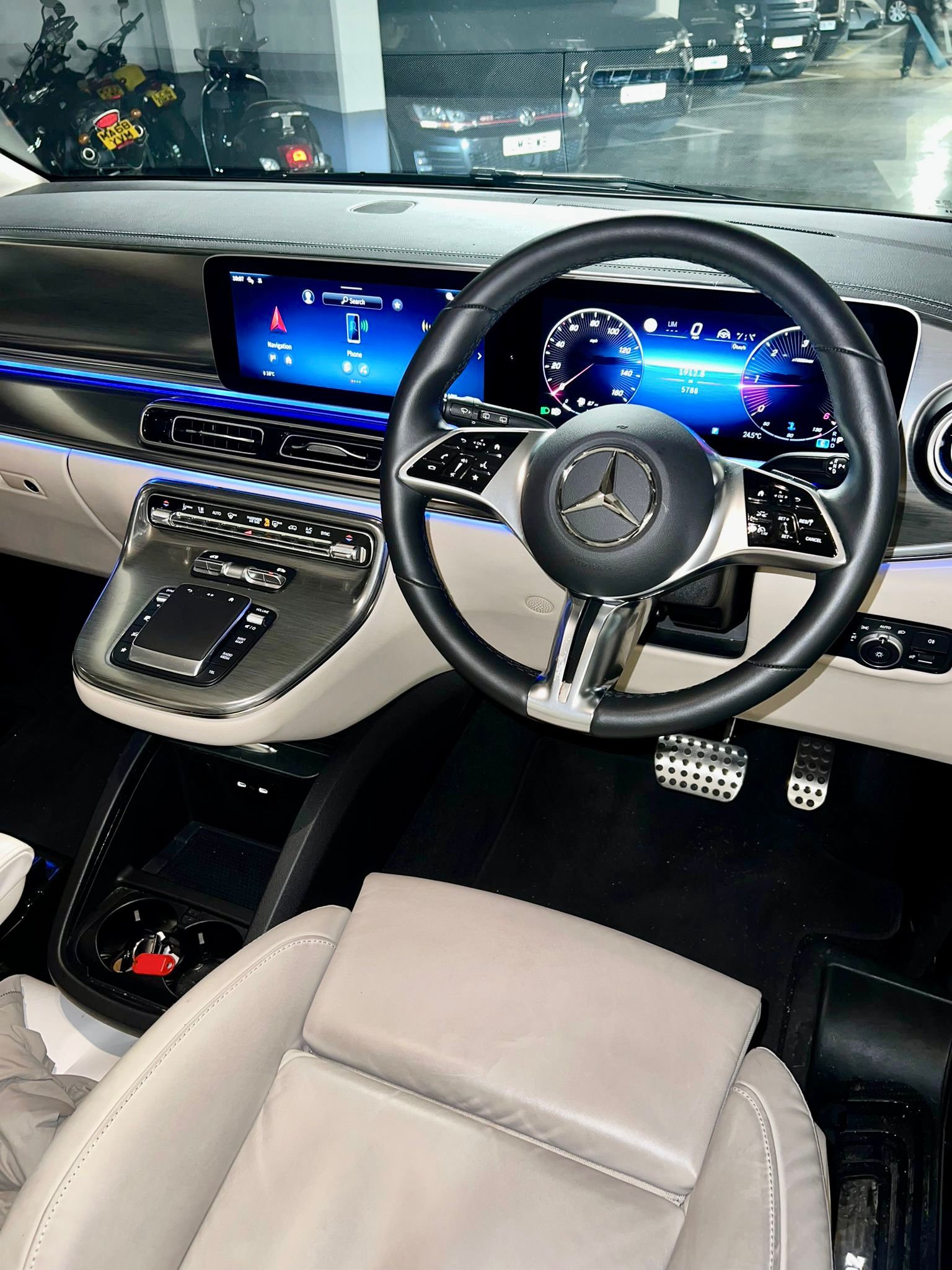 Mercedes-Benz S-Class interior view 1