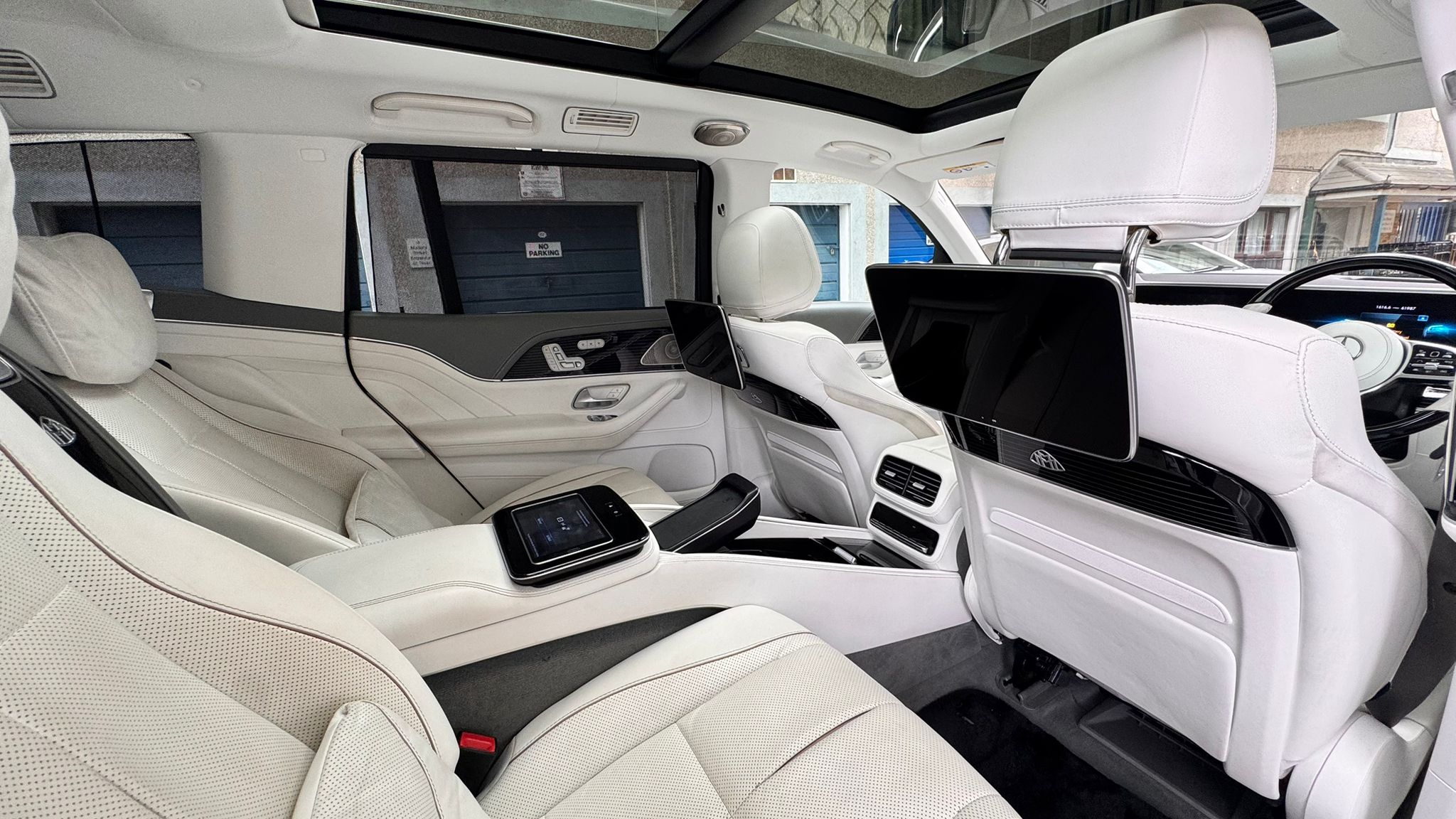 Mercedes-Benz S-Class interior view 5
