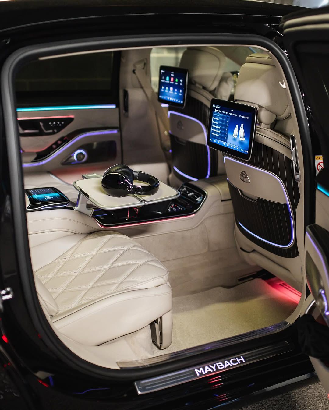 Mercedes-Benz S-Class interior view 6