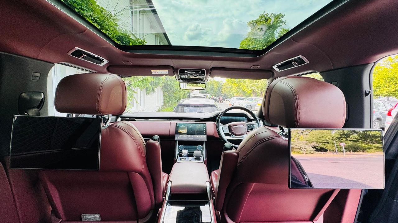 Range Rover Autobiography interior view 3