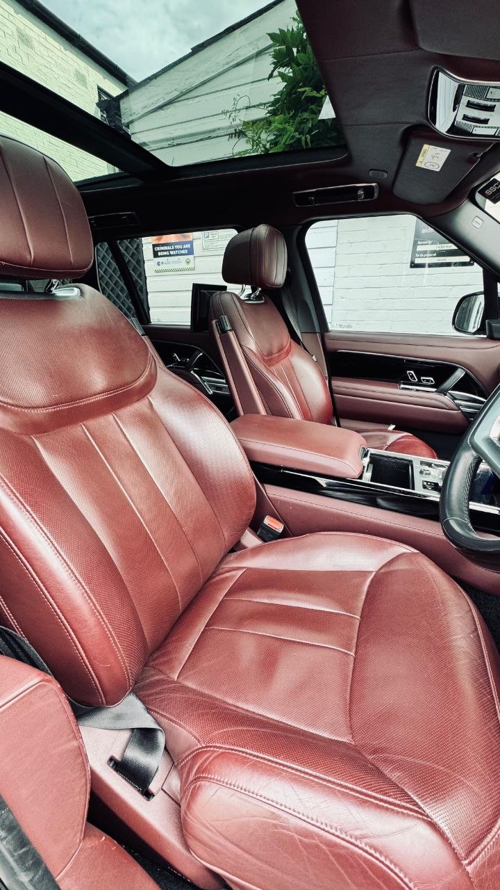 Range Rover Autobiography interior view 5