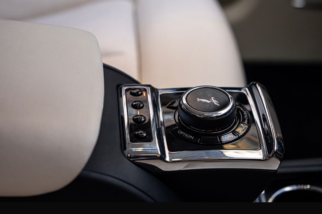 Rolls-Royce Phantom interior view 2