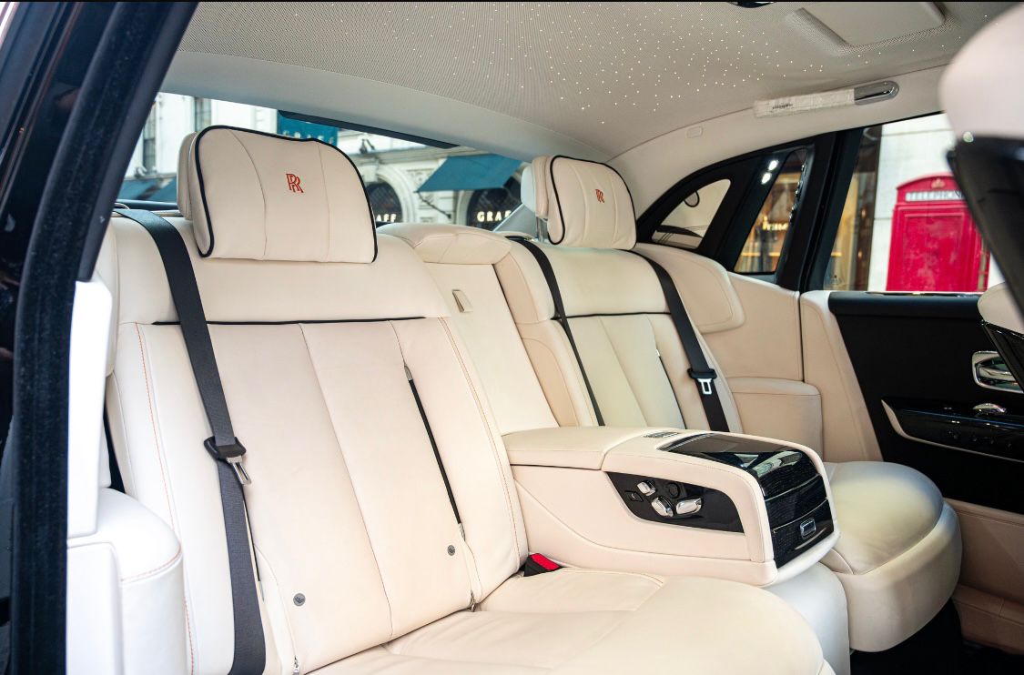 Rolls-Royce Phantom interior view 7