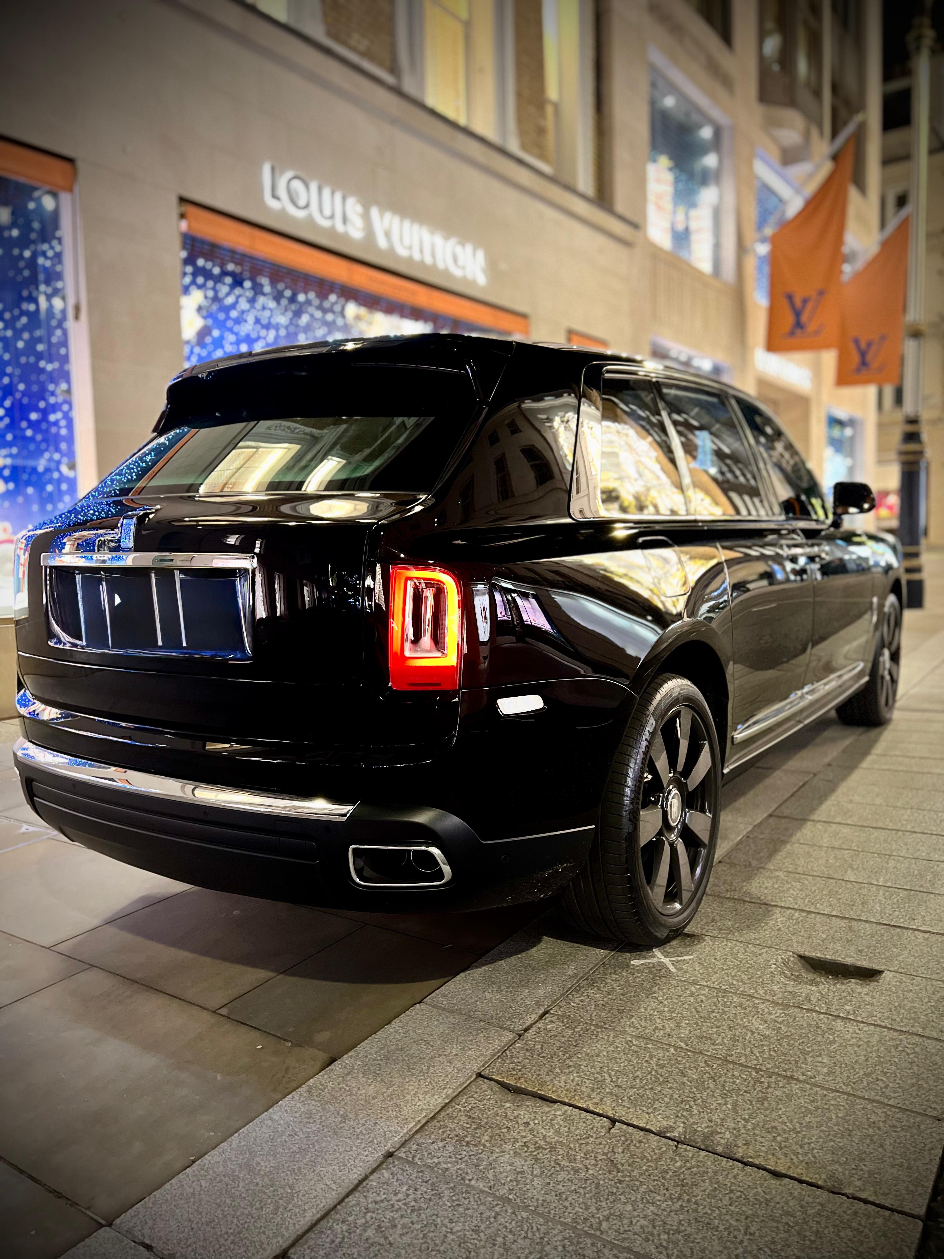 Rolls-Royce Ghost interior view 10