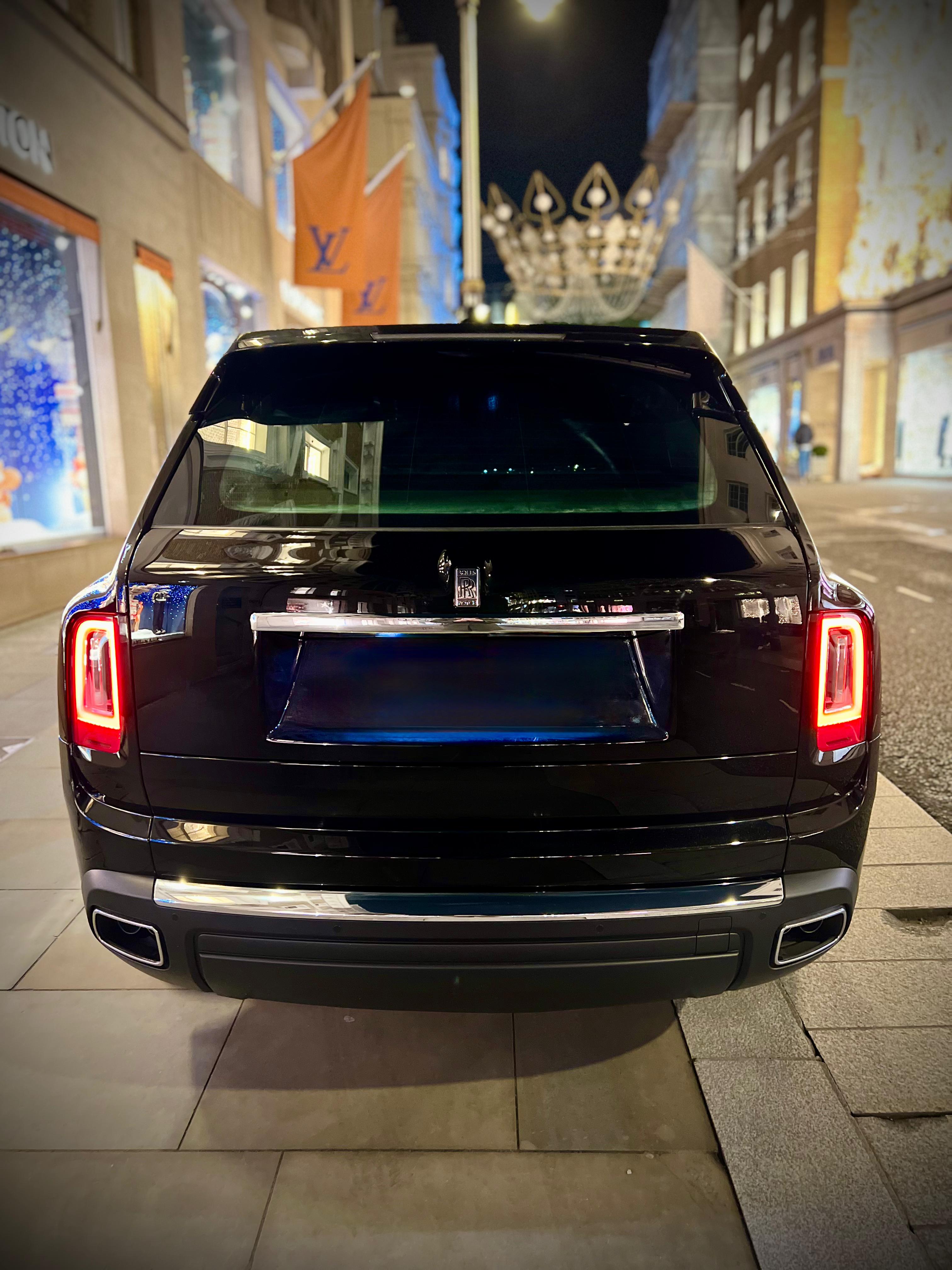 Rolls-Royce Ghost interior view 7