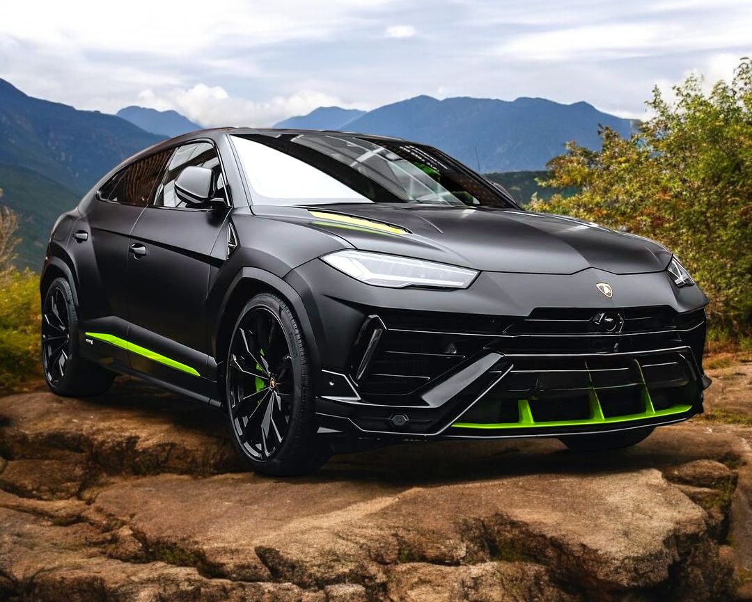 Lamborghini Urus Black