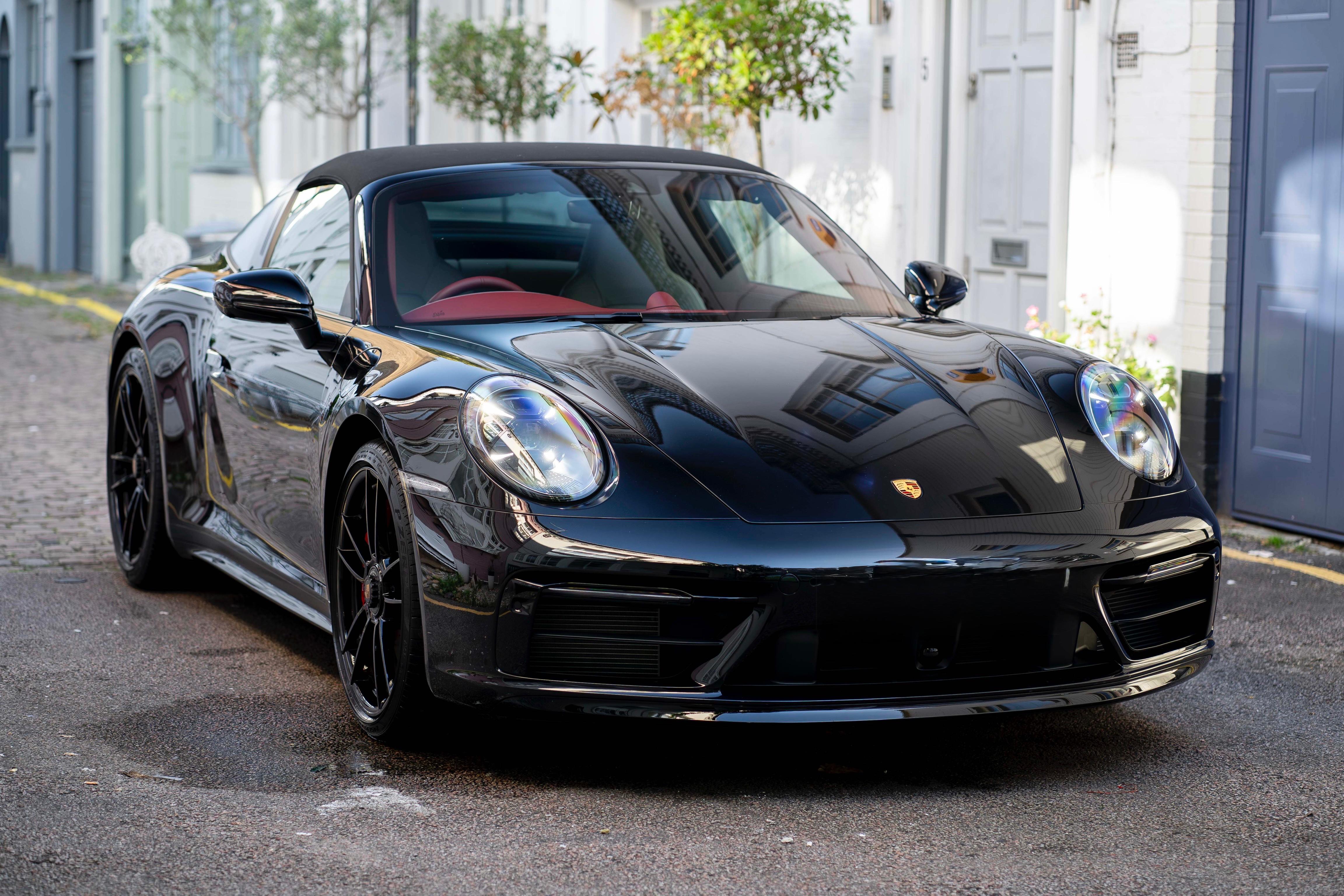 Porsche 911 Targa GTS Black